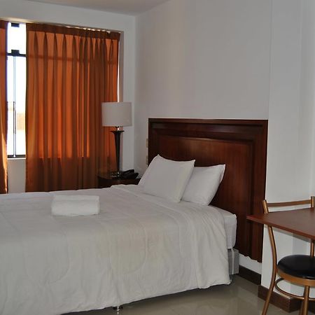 Mc Hotel Ика Екстериор снимка