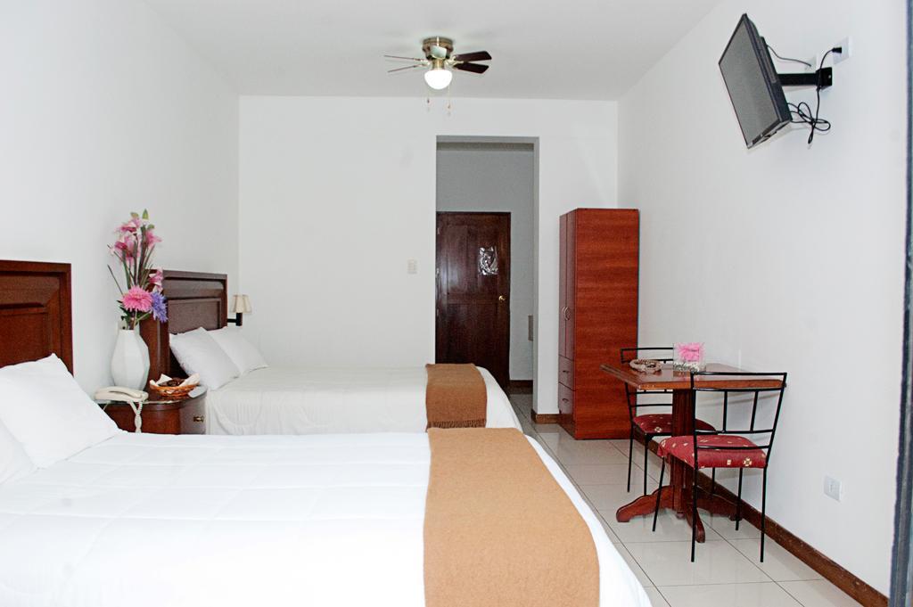 Mc Hotel Ика Екстериор снимка