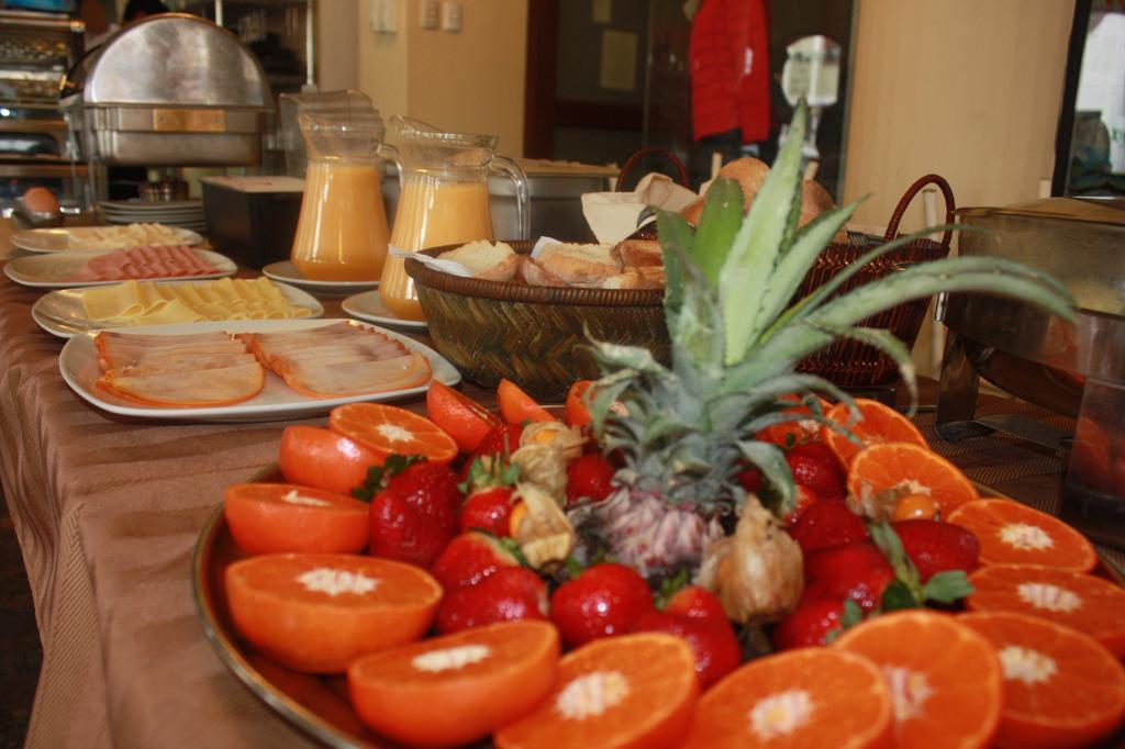 Mc Hotel Ика Екстериор снимка