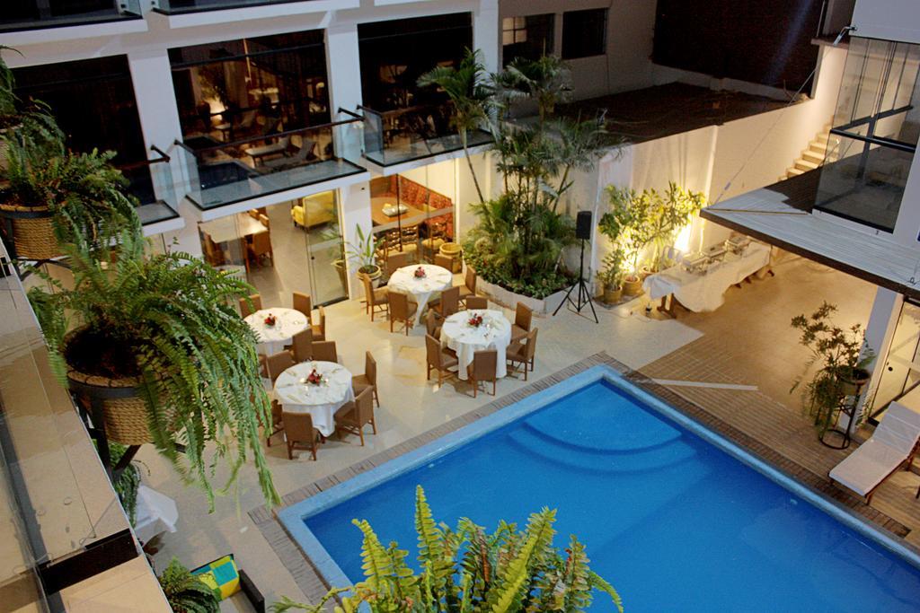 Mc Hotel Ика Екстериор снимка